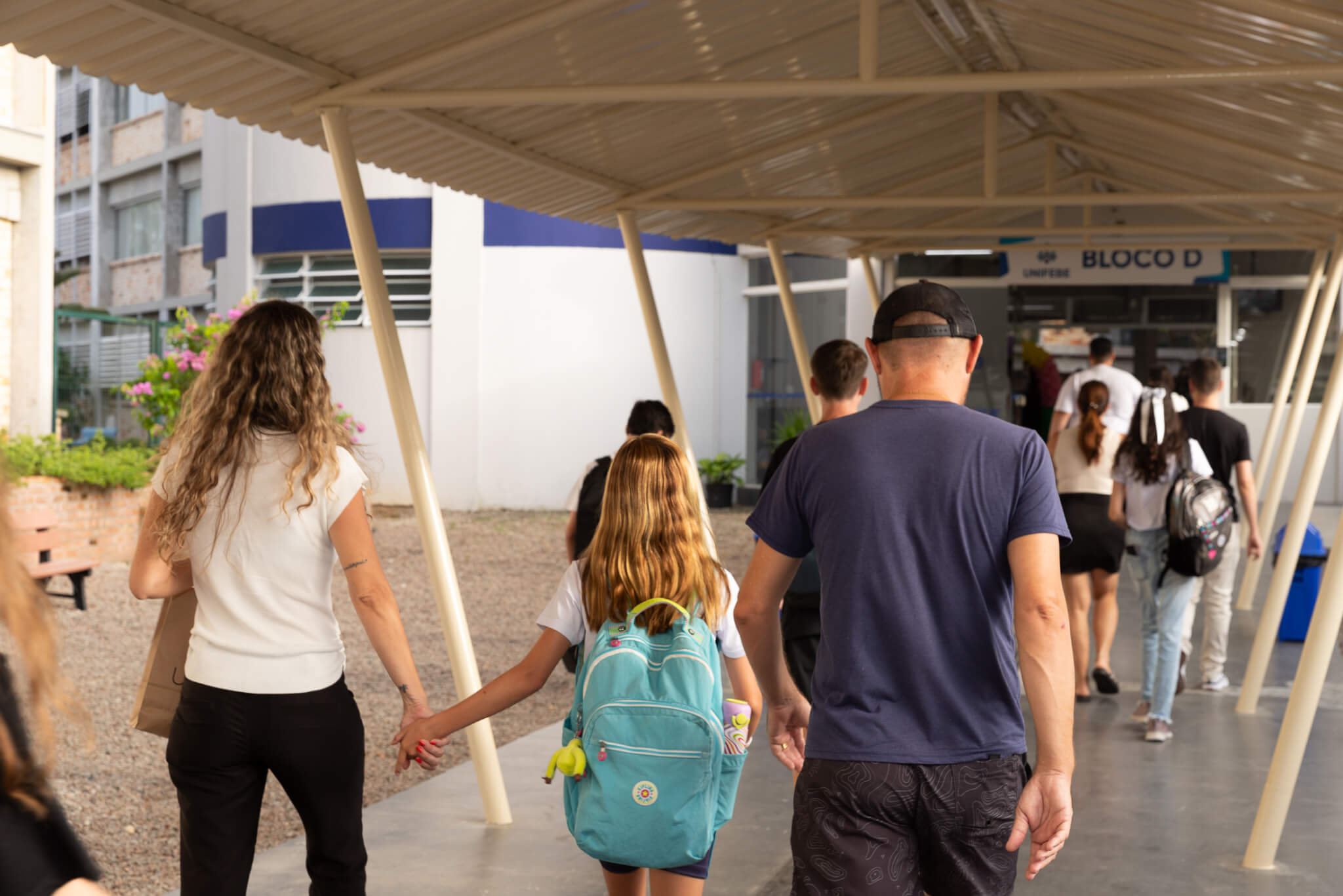 Famílias e estudantes são recepcionados no Colégio UNIFEBE